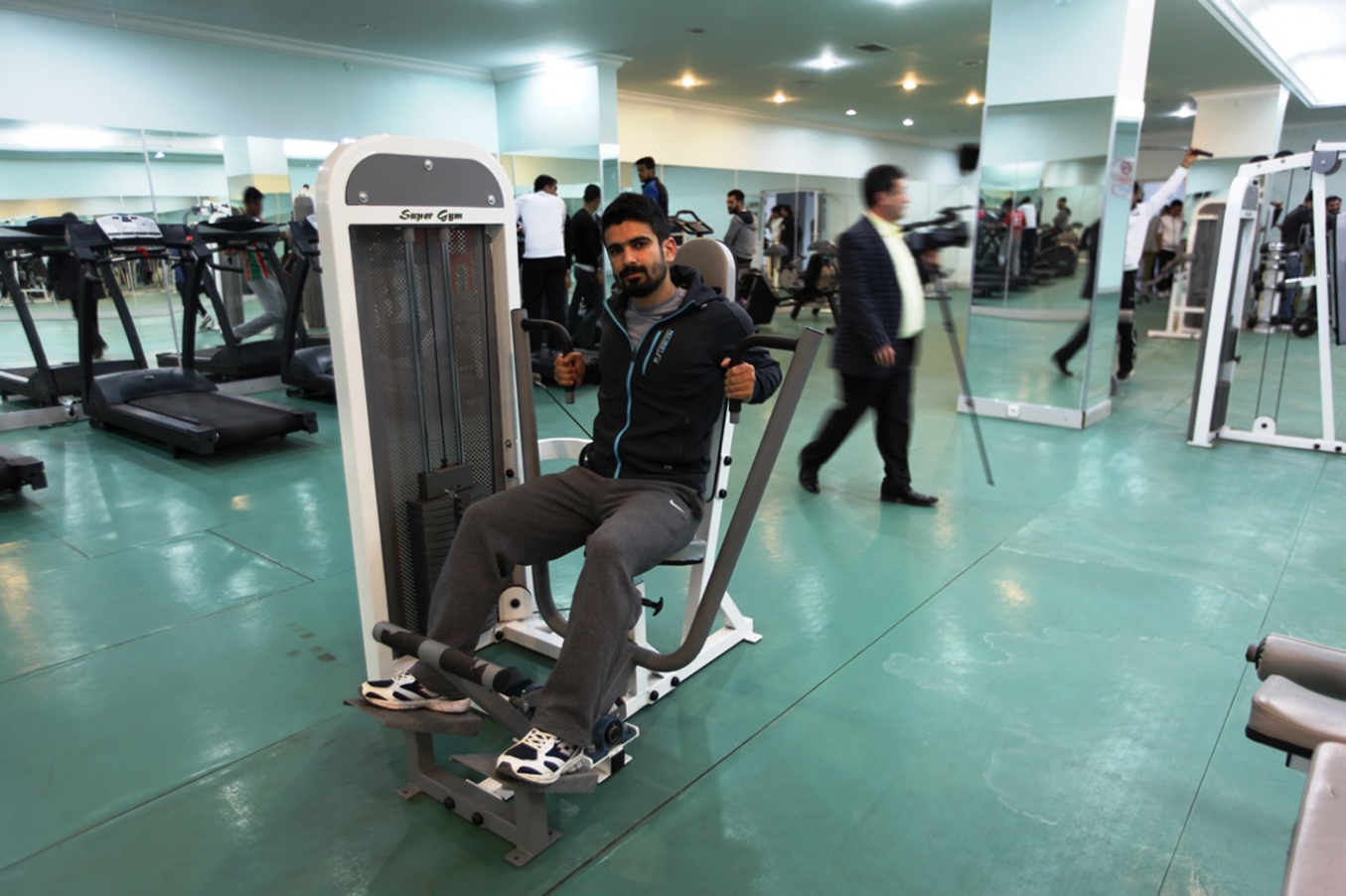Dicle Üniversitesinde fitness salonu açıldı Dicle Üniversitesinde fitness salonu açıldı